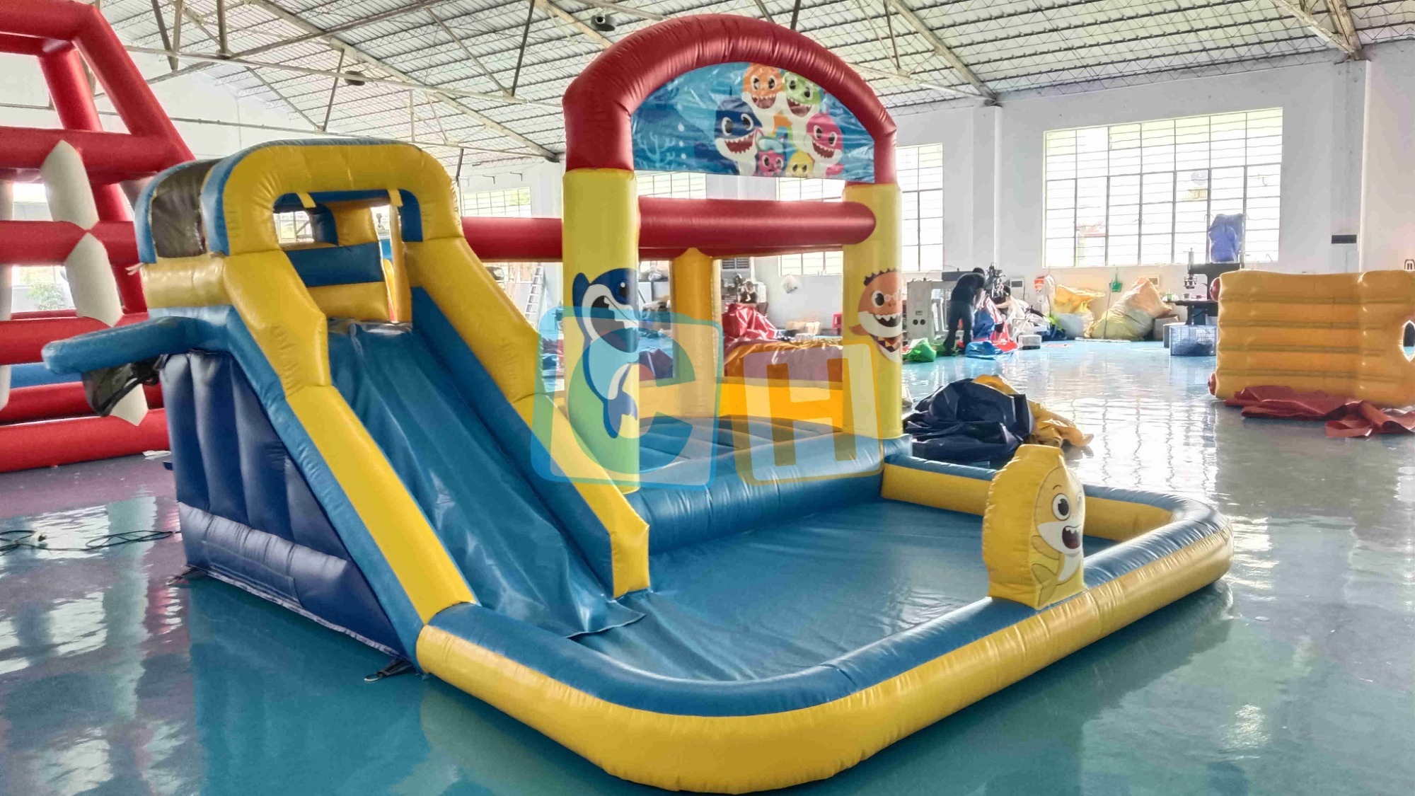 SMALL SHARK Buy a Bouncy Bouse with Pool