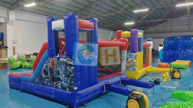 SPIDERMAN blow up bouncy house