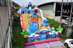 Playground inflatable fun city with dry slide