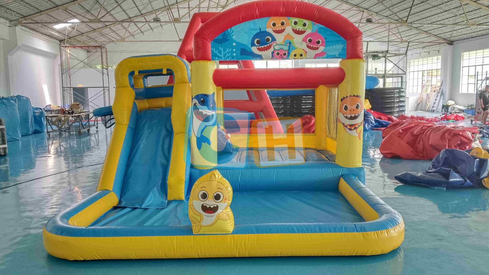SMALL SHARK Buy a Bouncy Bouse with Pool