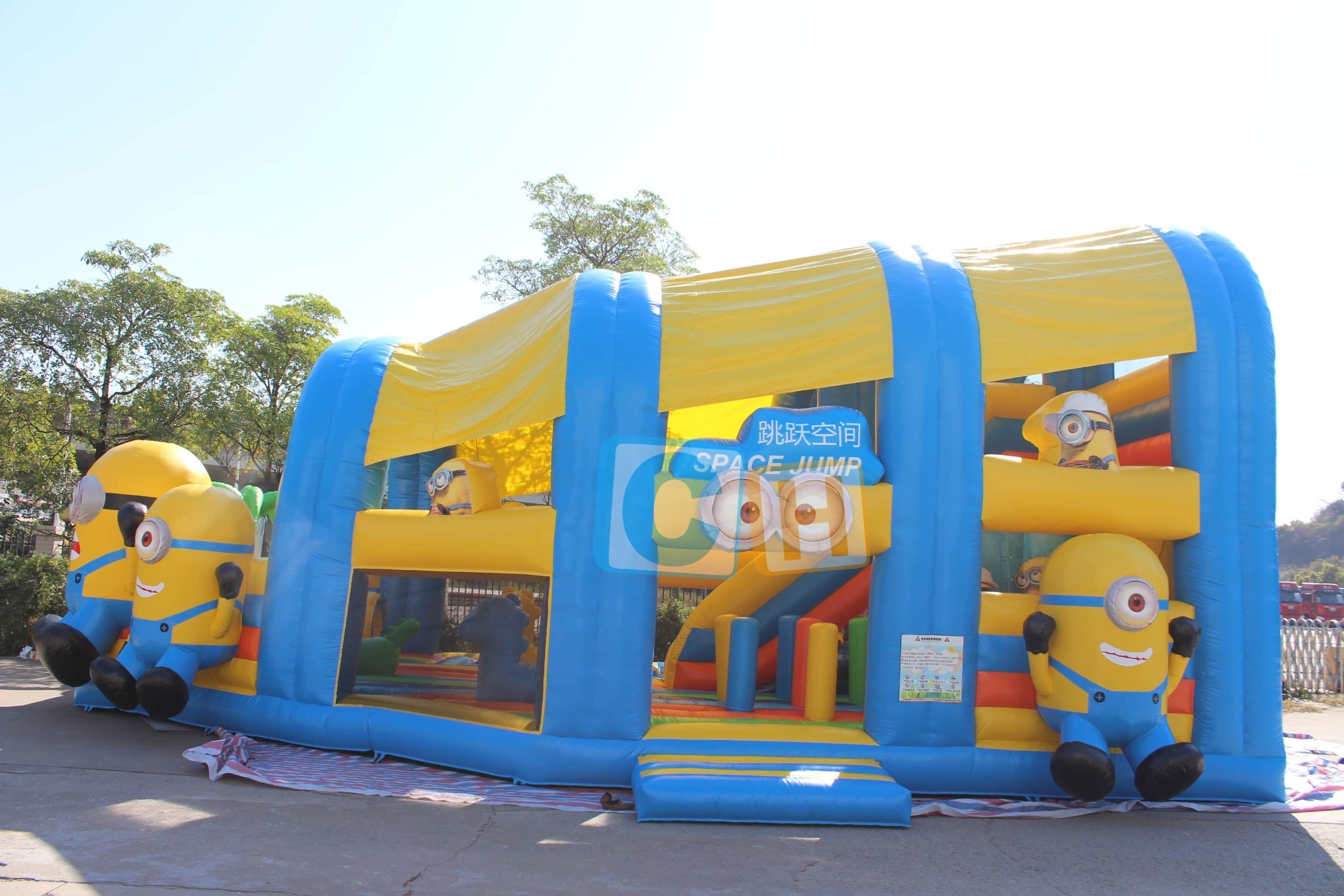 Inflatable minions bouncer playground