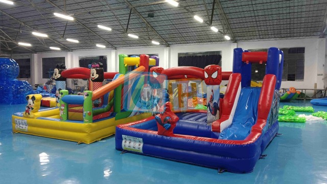 SPIDERMAN blow up bouncy house