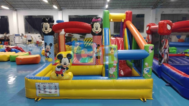 MICKEY MOUSE Indoor Bouncy House