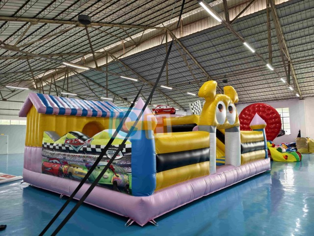 Inflatable playground jumping bounce for kids