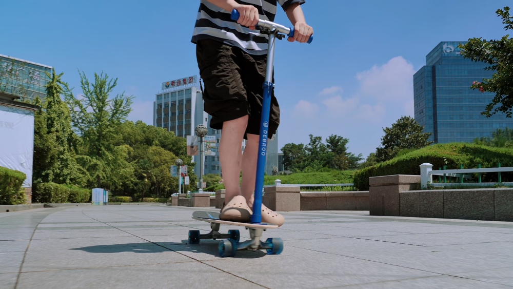 2-in-1 Kids Skateboard & Lean-to-Steer Scooter with Detachable Handlebar, LED Light-Up Wheels, Adjustable Height – Beginner Surf Skateboard for Ages 3+