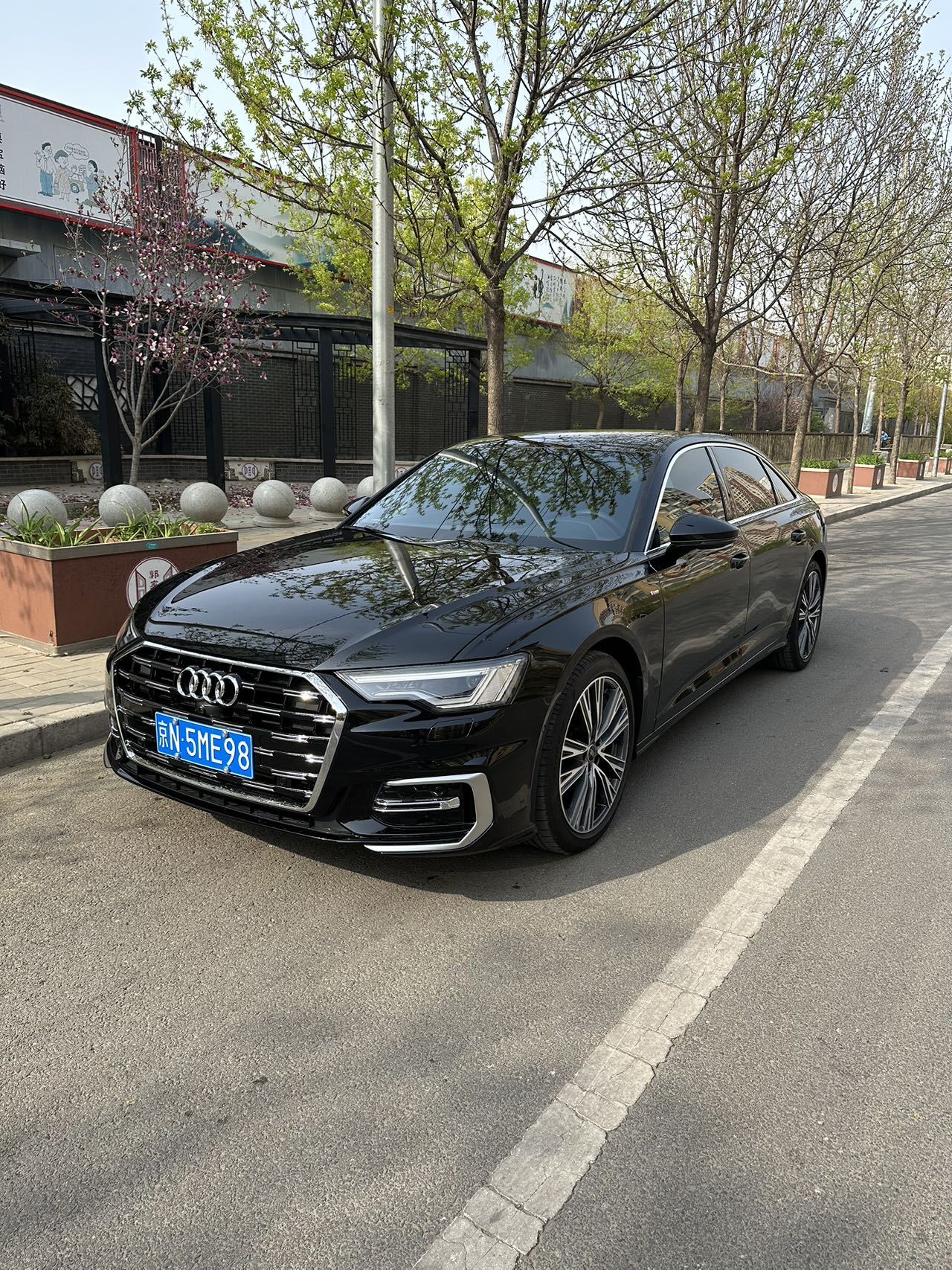 最新型アウディ A6L