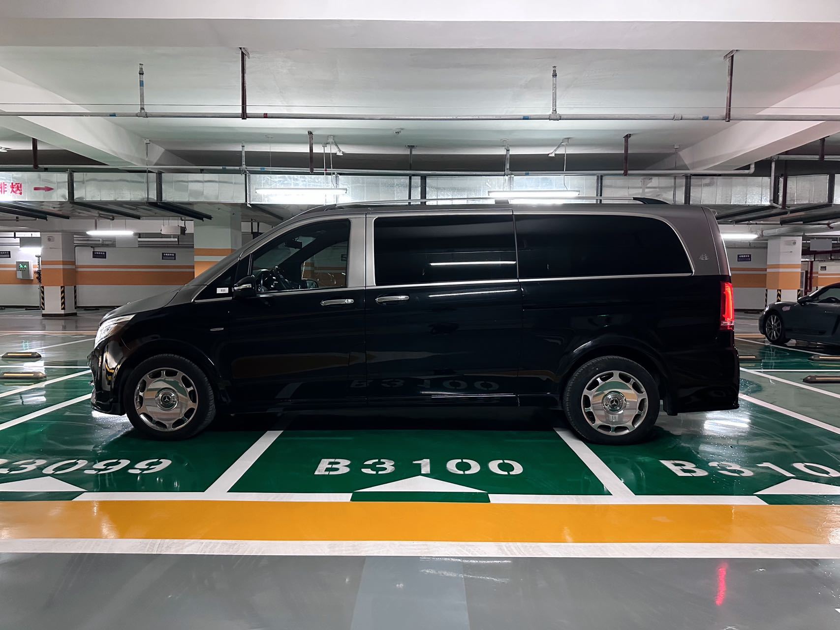 メルセデス・ベンツ 7人乗り V260 商用車