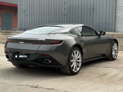 アストンマーティン DB11