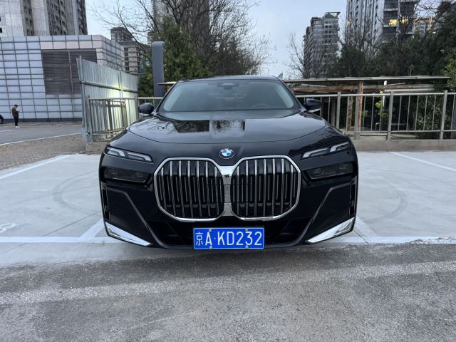 BMW 735