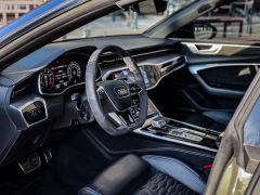新型アウディ RS7