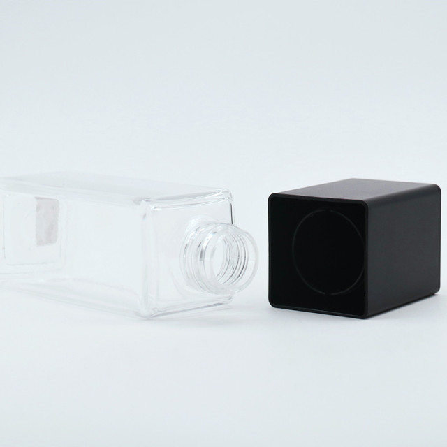 Square Heavy Wall Bottles , White Cosmetic PET Lotion Bottles in high grade