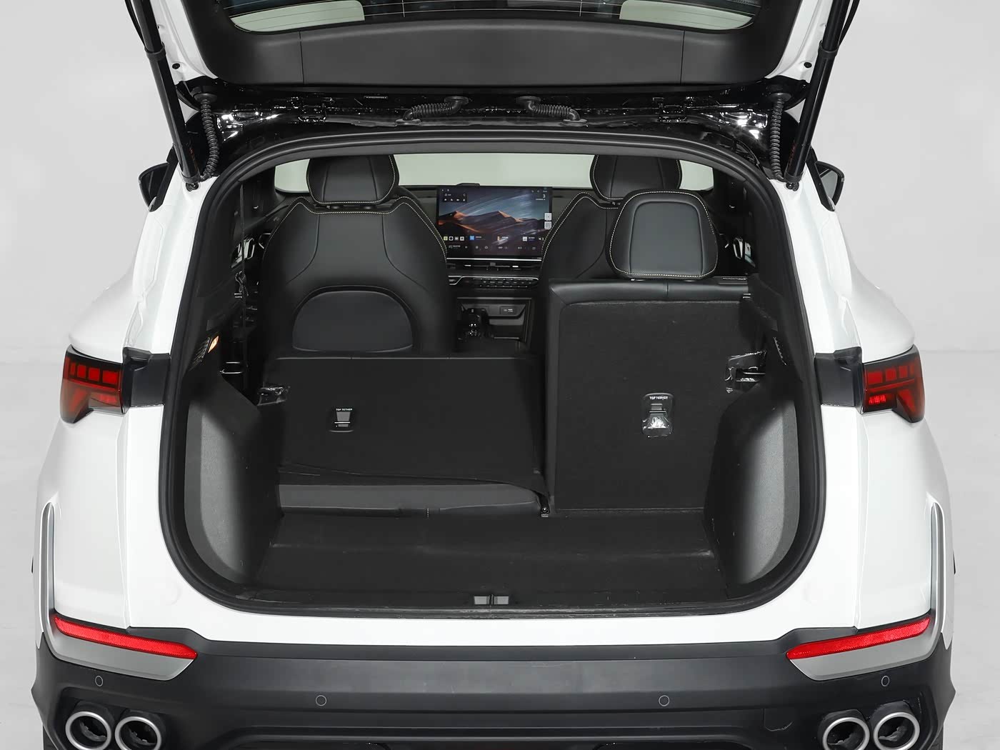 Geely Coolray L