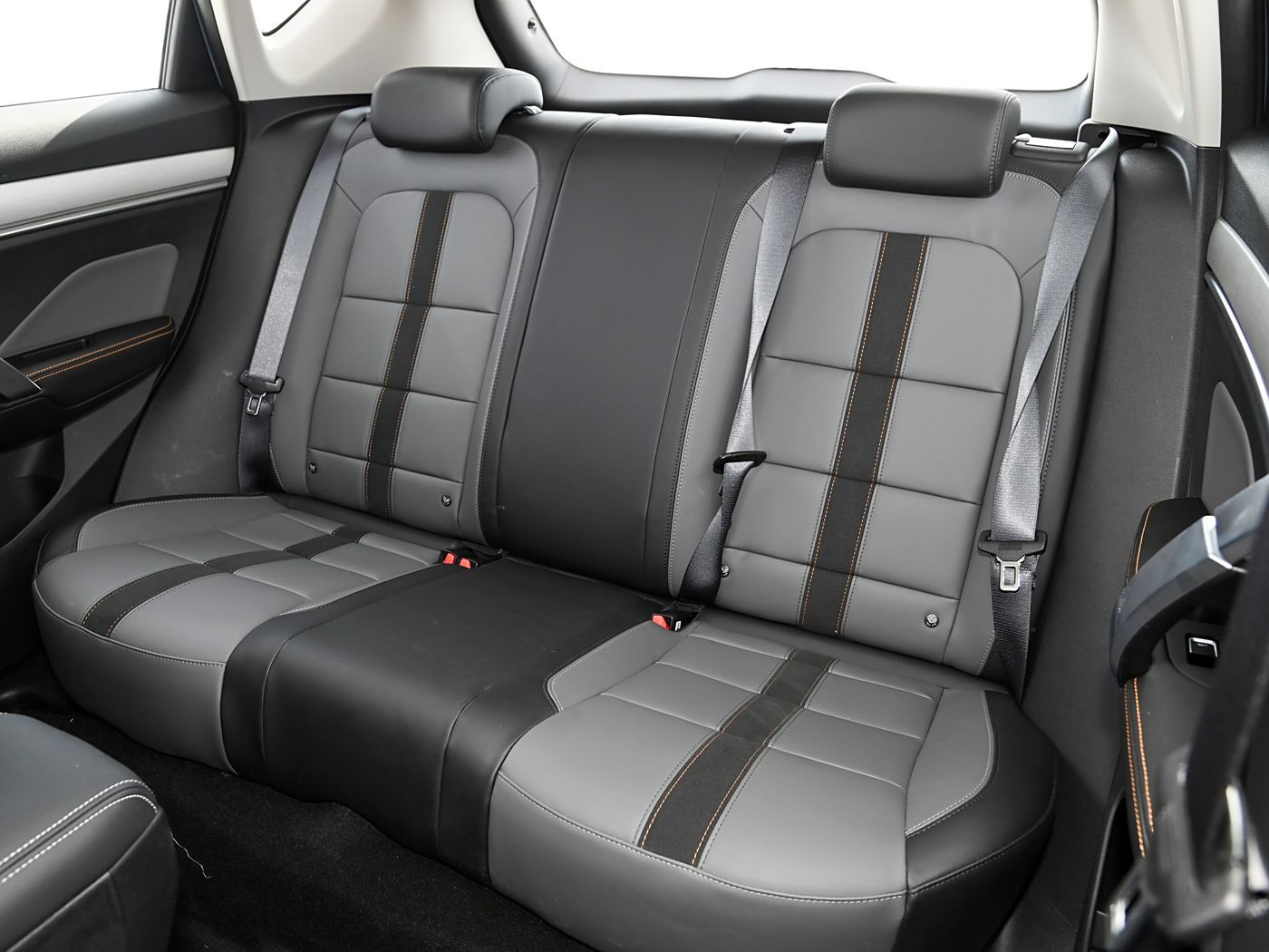 Geely Coolray L