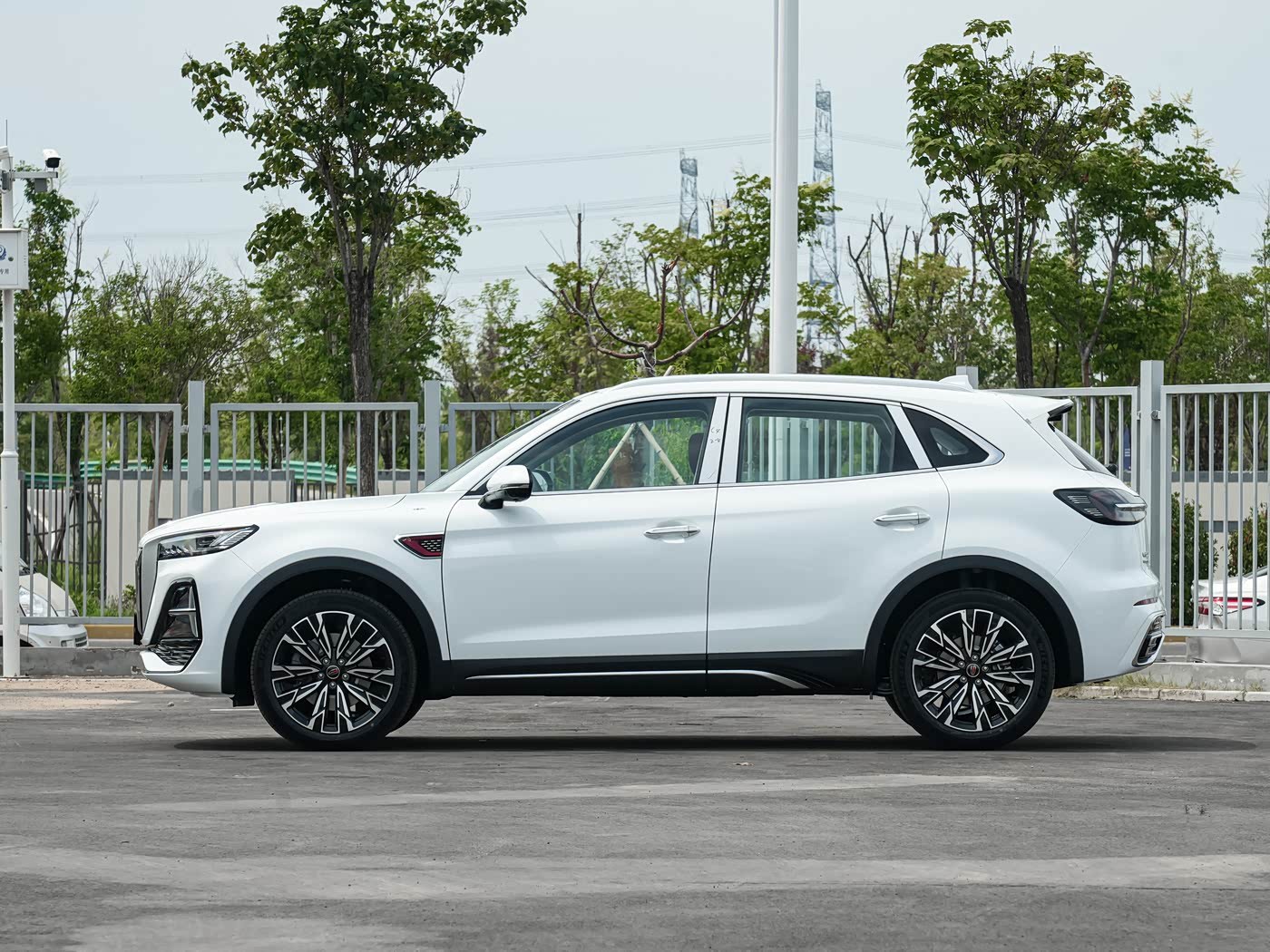 HONG QI HS5