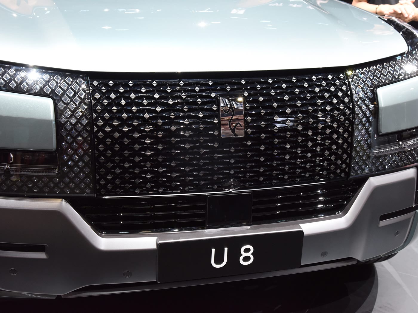 U8