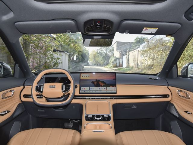 GEELY GALAXY STARSHIP 7