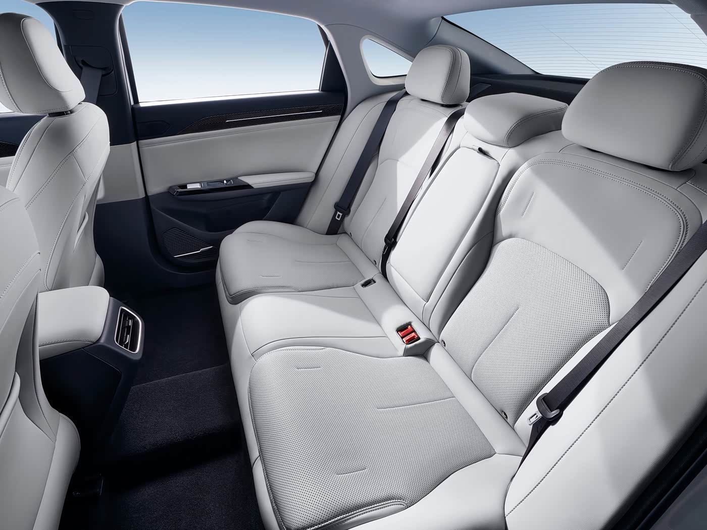 GEELY GALAXY L6