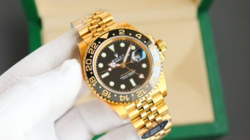 Rolex GMT-Master II Series M126718GRNR-0001 watch