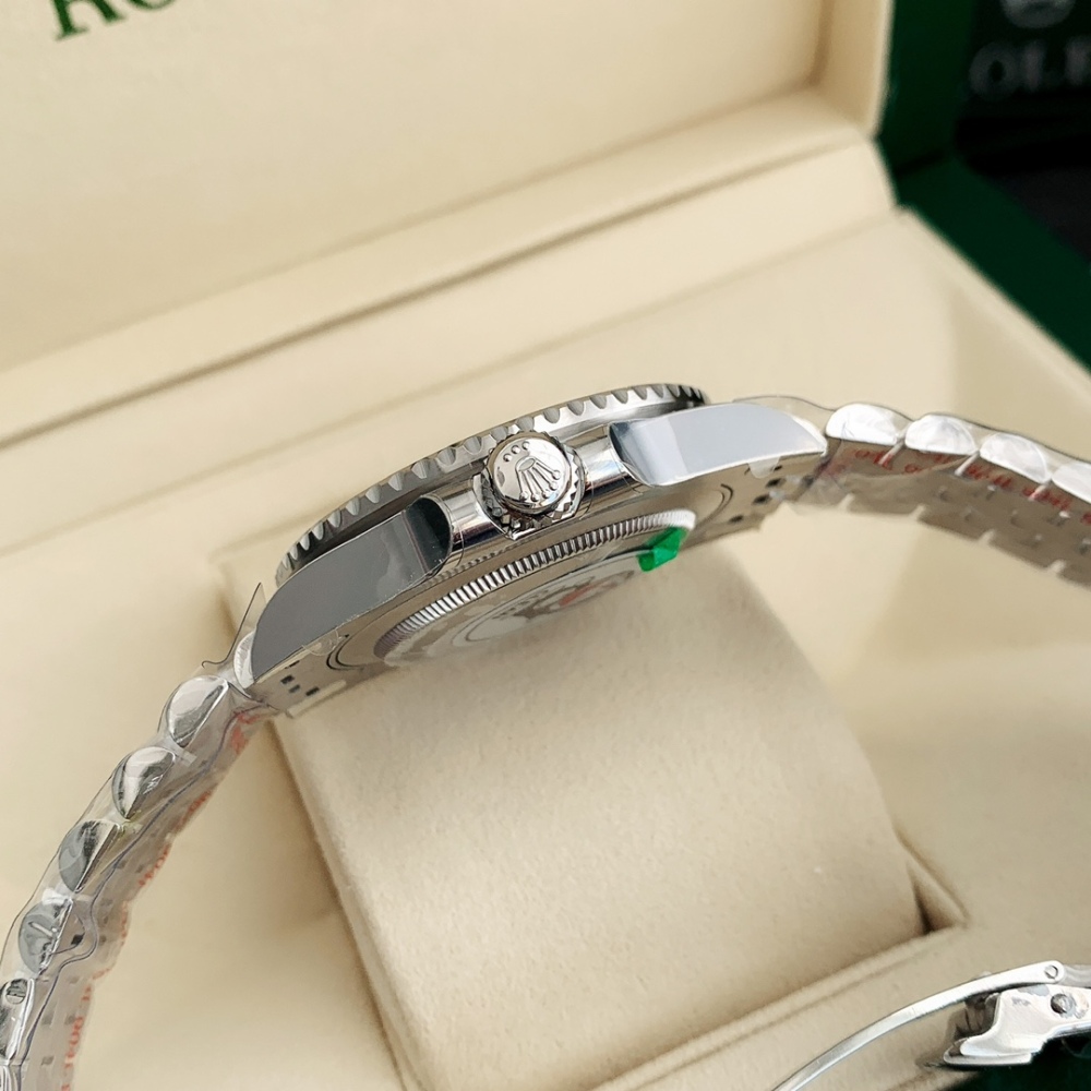 Rolex Greenwich II series m126710blro-0001 watch (Coke ring)