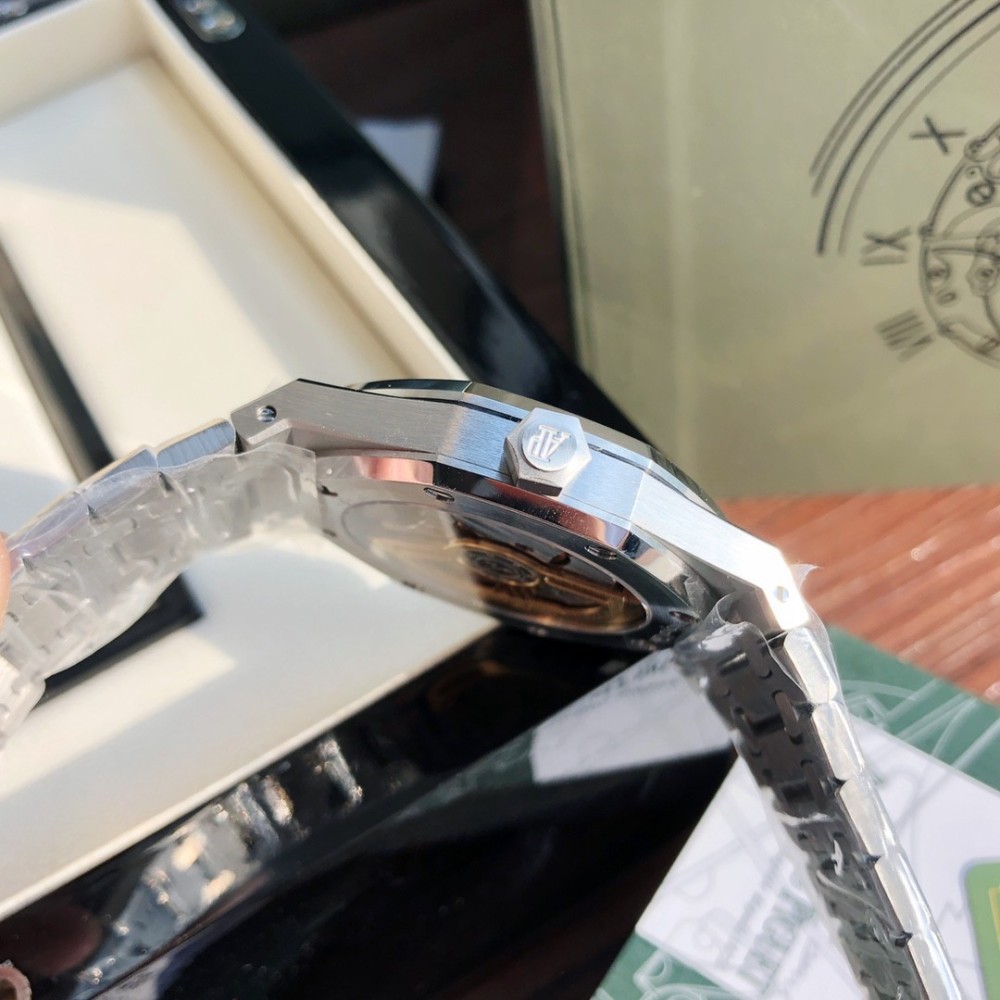 Audemars Piguet Royal Oak 15500ST.OO.1220ST.04