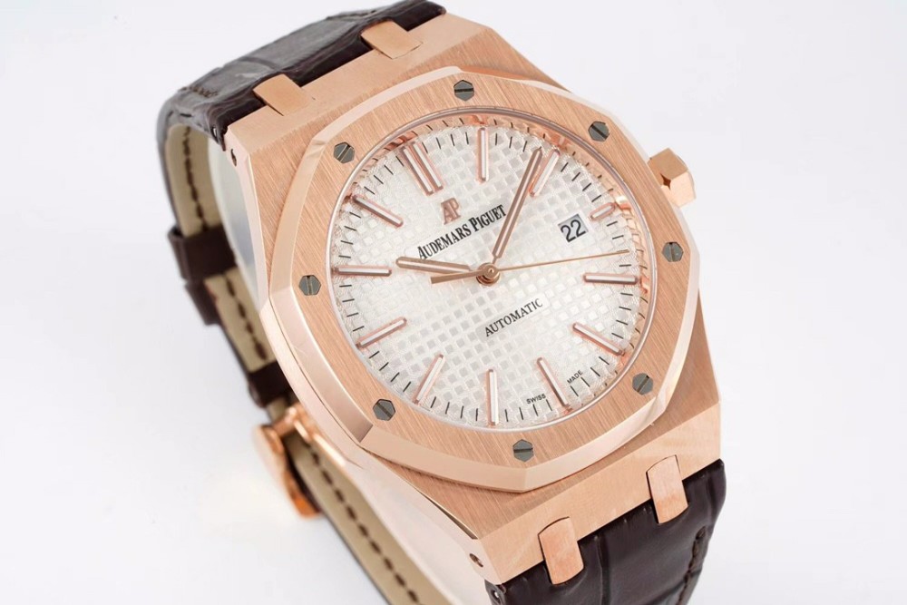 Audemars Piguet Royal Oak 15400OR.OO.D088CR.01
