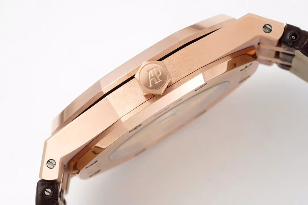 Audemars Piguet Royal Oak 15400OR.OO.D088CR.01