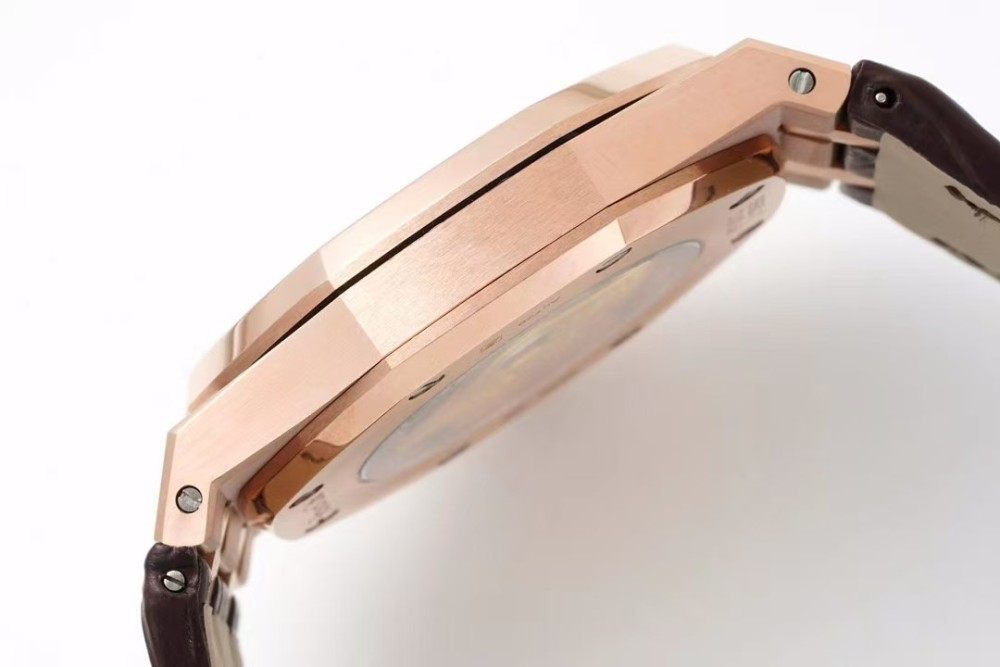 Audemars Piguet Royal Oak 15400OR.OO.D088CR.01