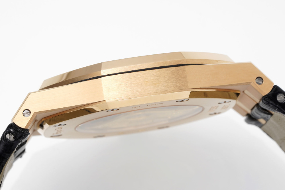 Audemars Piguet Royal Oak 15400OR.OO.D002CR.01