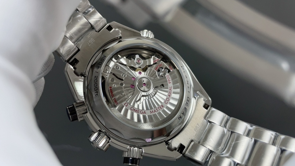 Omega Seamaster Ocean Universe 600m 215.30.46.51.01.001 watch