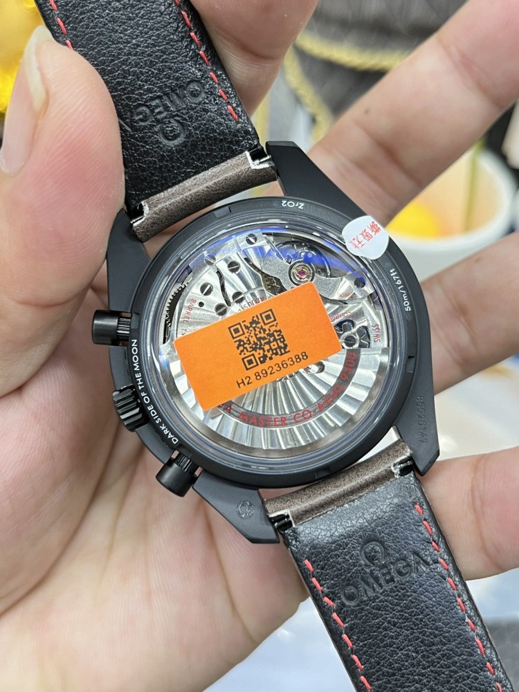 Omega Speedmaster 311.92.44.51.01.006 “Dark Side of the Moon”