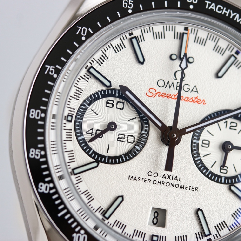 Omega Speedmaster 329.30.44.51.04.001