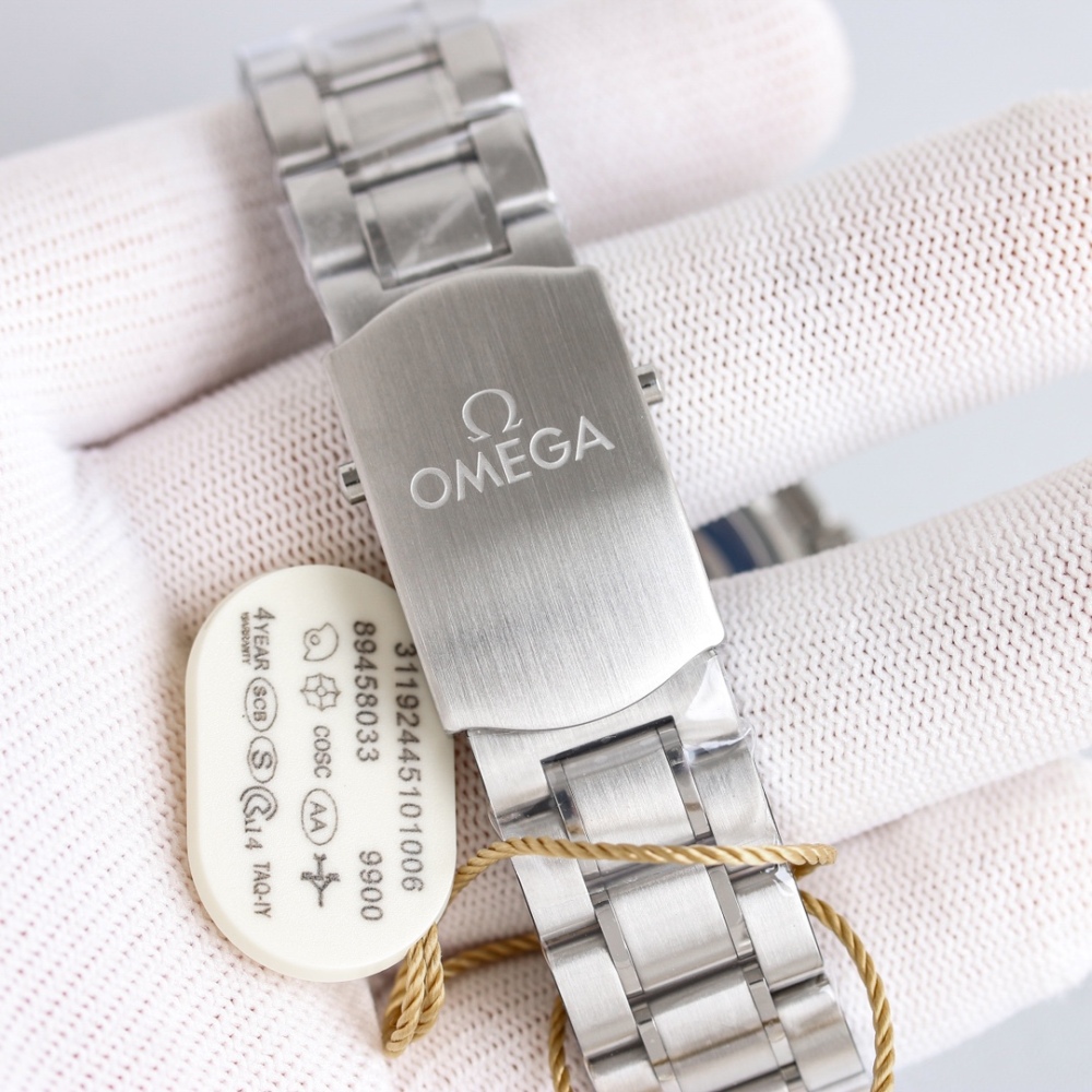 Omega Speedmaster 329.30.44.51.04.001