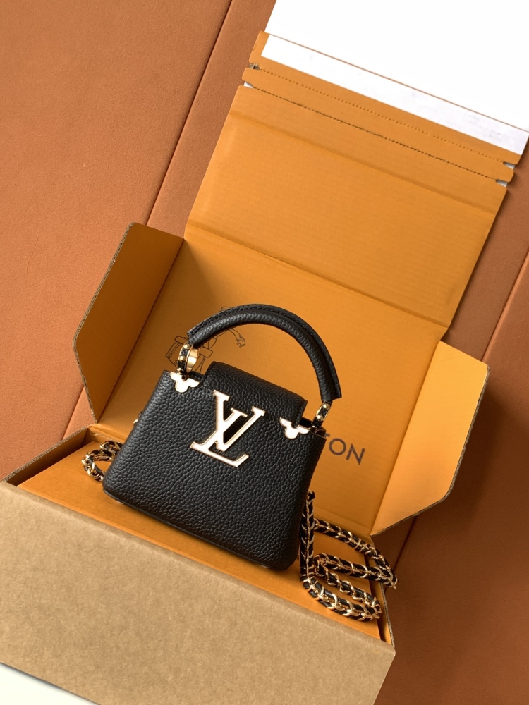 Nano Capucines Bag