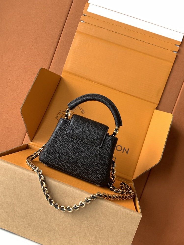 Nano Capucines Bag