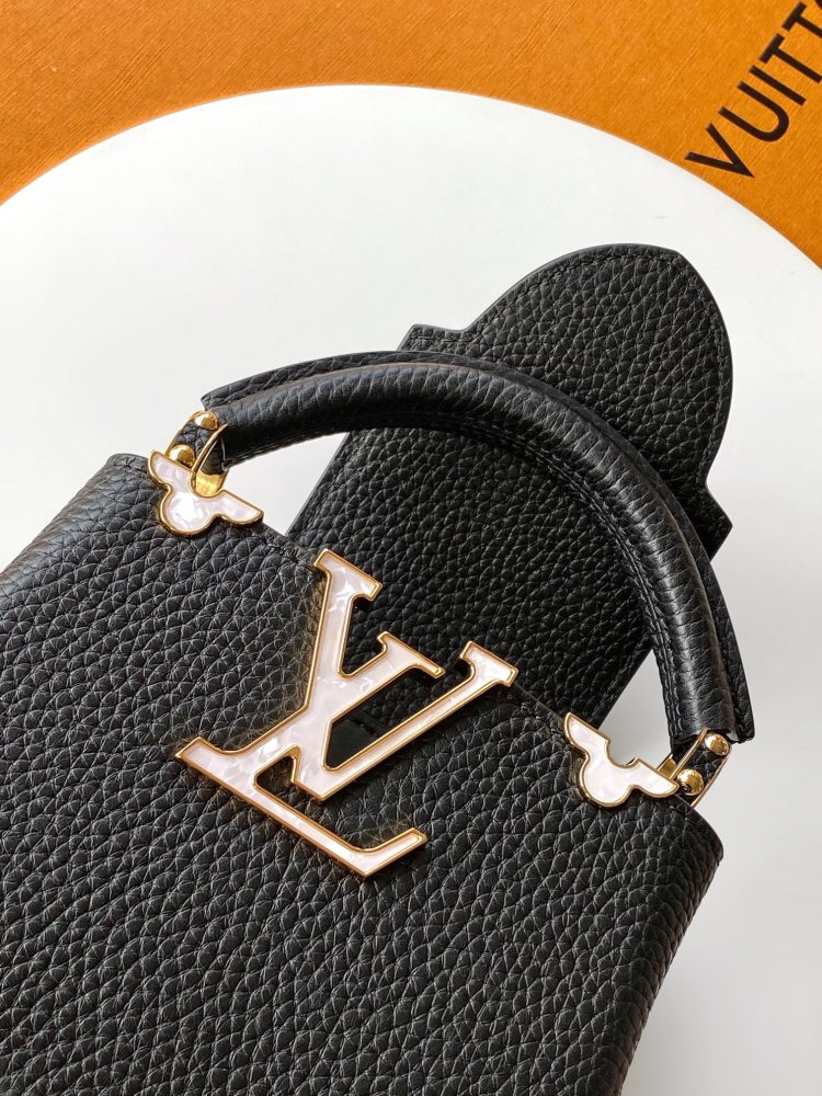 Nano Capucines Bag