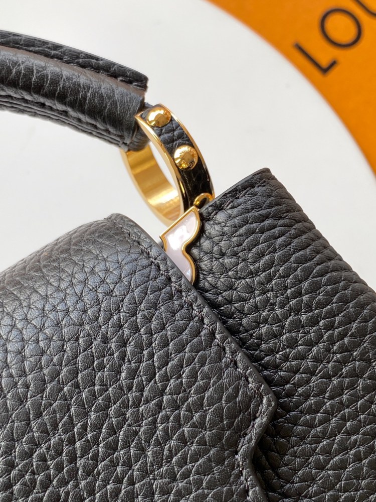 Nano Capucines Bag