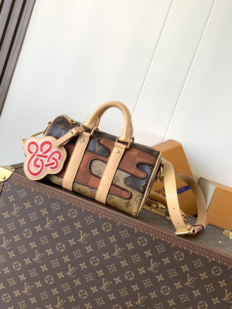 LOUIS VUITTON Keepall Bandoulière 25 Bag