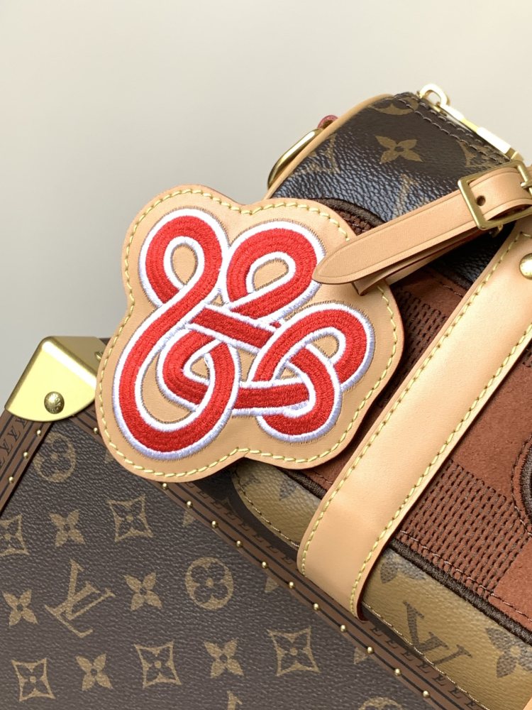 LOUIS VUITTON Keepall Bandoulière 25 Bag