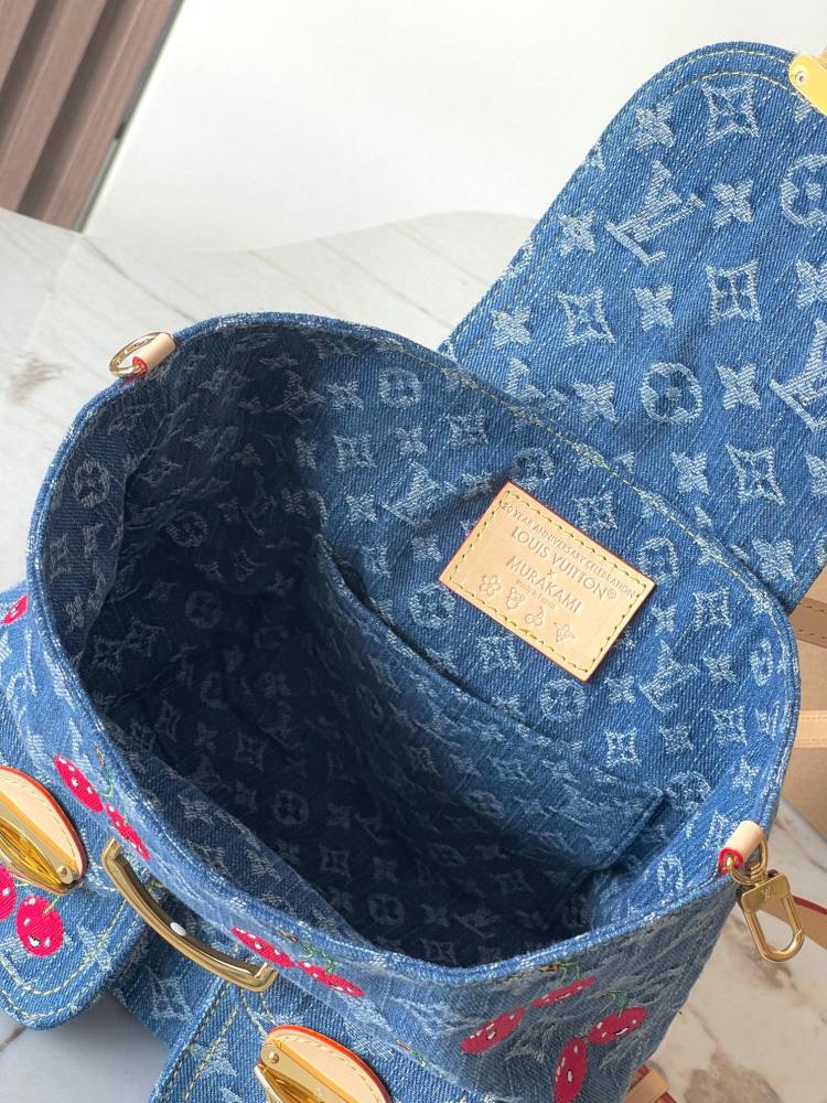 LOUIS VUITTON LV x TM Venice NM