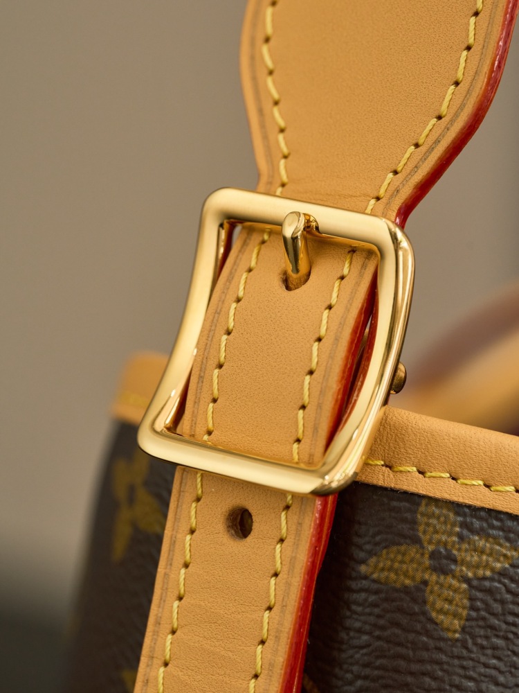 LOUIS VUITTON CarryAll PM Bag