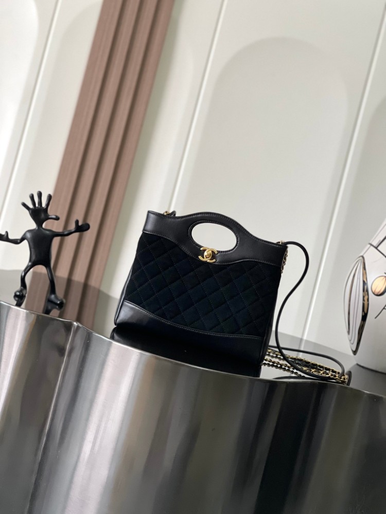 CHANEL 25P 31BAG small