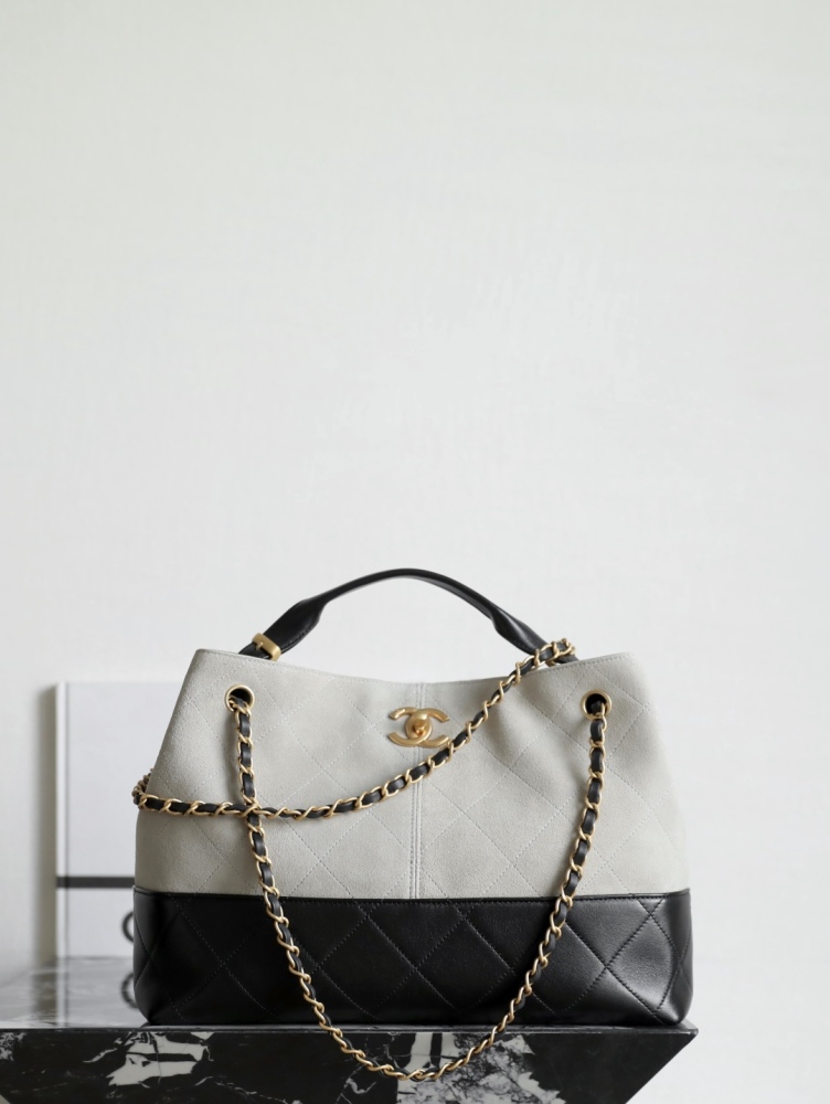 𝖢𝗁𝖺𝗇𝖾𝗅 suede pattern 𝗁𝗈𝖻𝗈 shopping bag