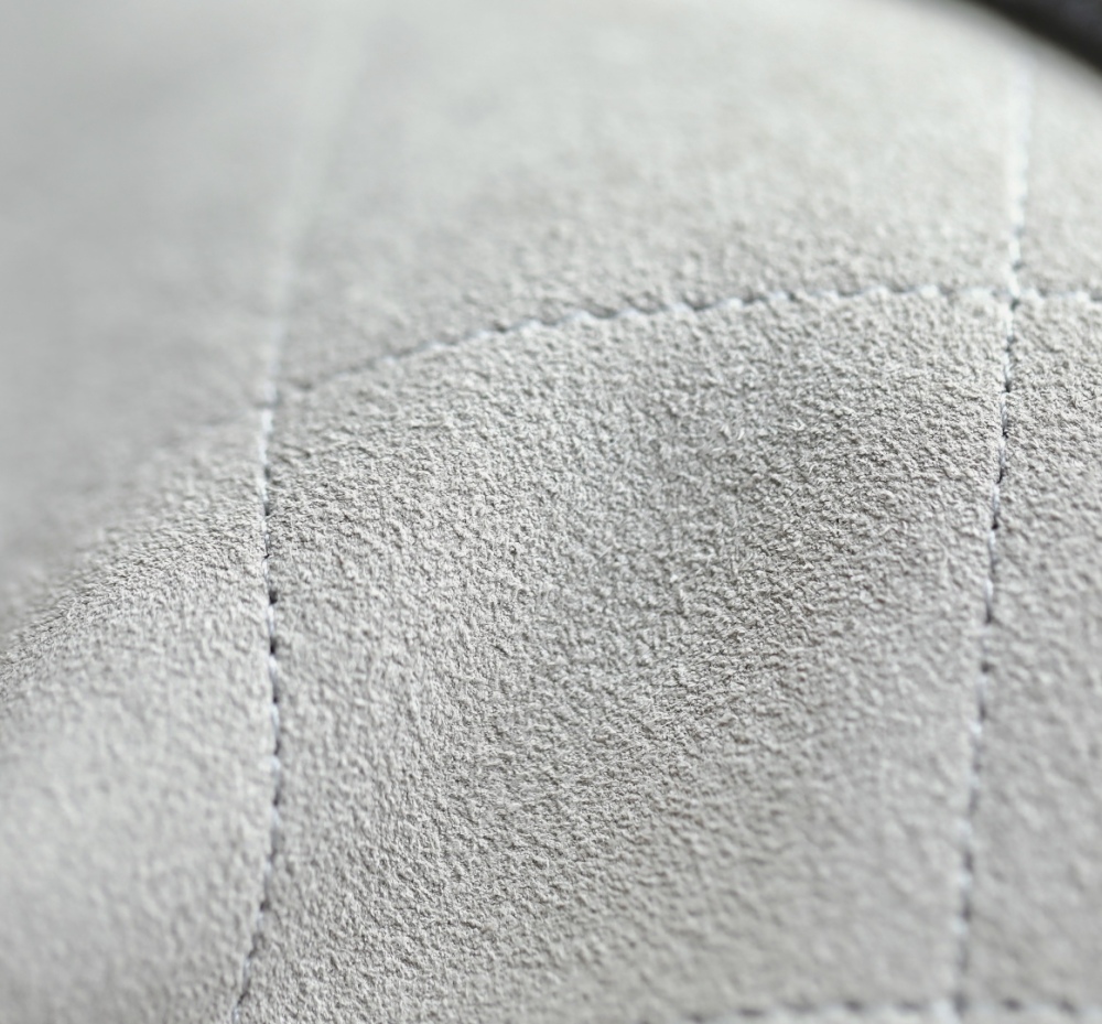 𝖢𝗁𝖺𝗇𝖾𝗅 suede pattern 𝗁𝗈𝖻𝗈 shopping bag