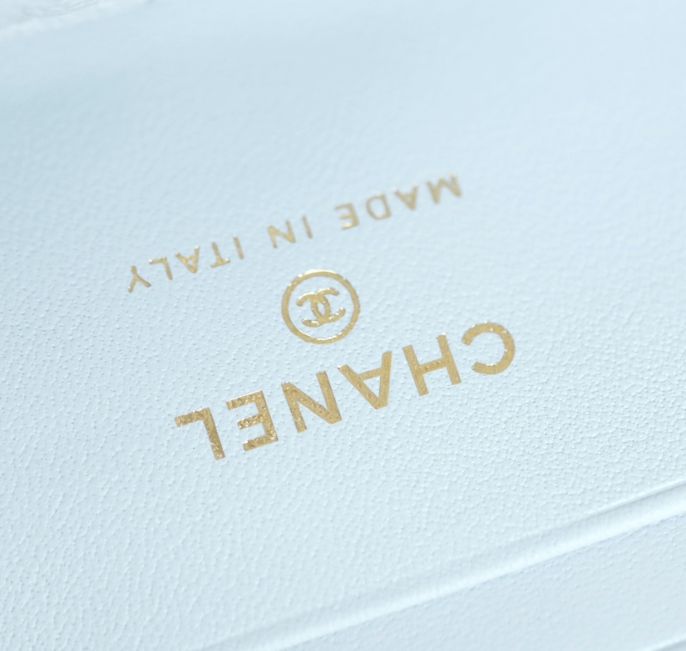 Chanel 25S Spring/Summer Cross Handle 𝖬𝗂𝗇𝗂𝖪𝖾𝗅𝗅𝗒Light Blue