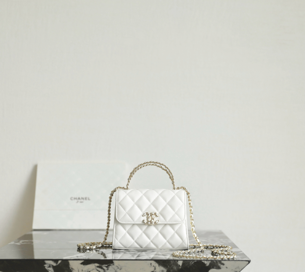 Chanel Spring/Summer 25S Vertical Cross-Handle Bag 𝖪𝖾𝗅𝗅𝗒White