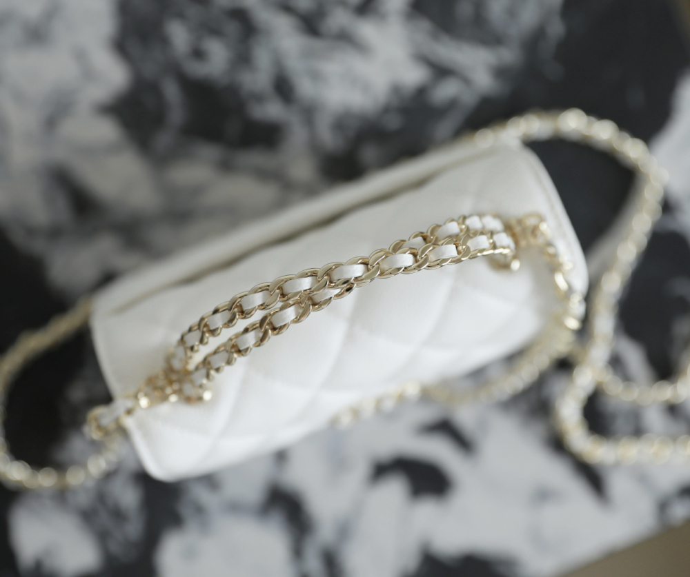 Chanel Spring/Summer 25S Vertical Cross-Handle Bag 𝖪𝖾𝗅𝗅𝗒White