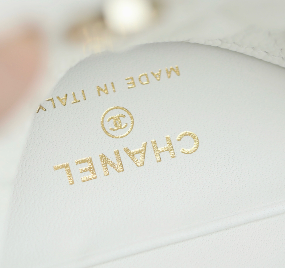 Chanel Spring/Summer 25S Vertical Cross-Handle Bag 𝖪𝖾𝗅𝗅𝗒White