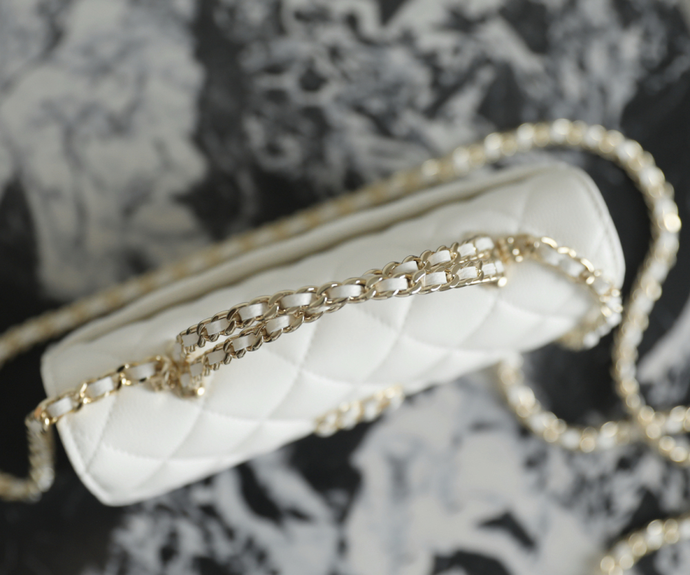 Chanel 25S Spring/Summer Cross Handle 𝖬𝗂𝗇𝗂𝖪𝖾𝗅𝗅𝗒 White