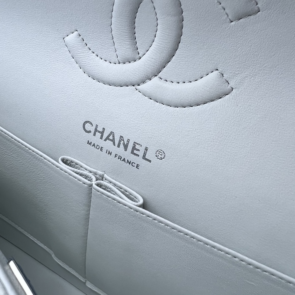 Chanel Classic Flap Cowhide Quilted Handbag