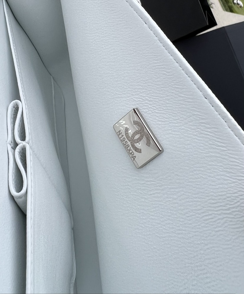 Chanel Classic Flap Cowhide Quilted Handbag